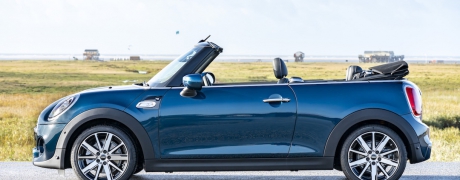 MINI Cooper S Cabrio Sidewalk é puro carisma